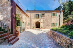 Luxury finca with character with jacuzzi and pool - Image 2