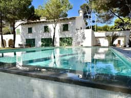 Classic sea front villa in Cala Ratjada - Image 4
