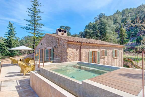 Luxury finca with character with jacuzzi and pool - Image 3